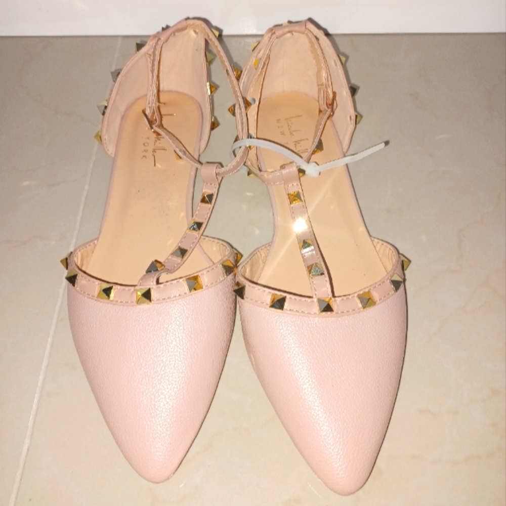 Pointy toe strap flats with shine